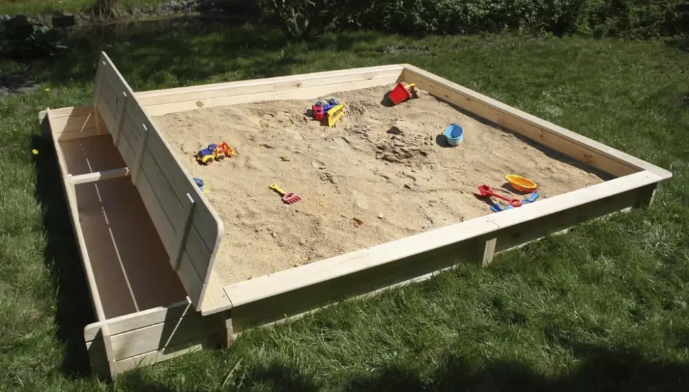 Expressversand Sandkasten "Yanick" mit Sitz-/Staukasten